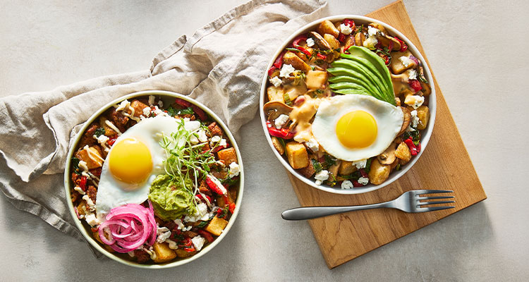 two hearty breakfast bowls from the restaurant Pür & Simple